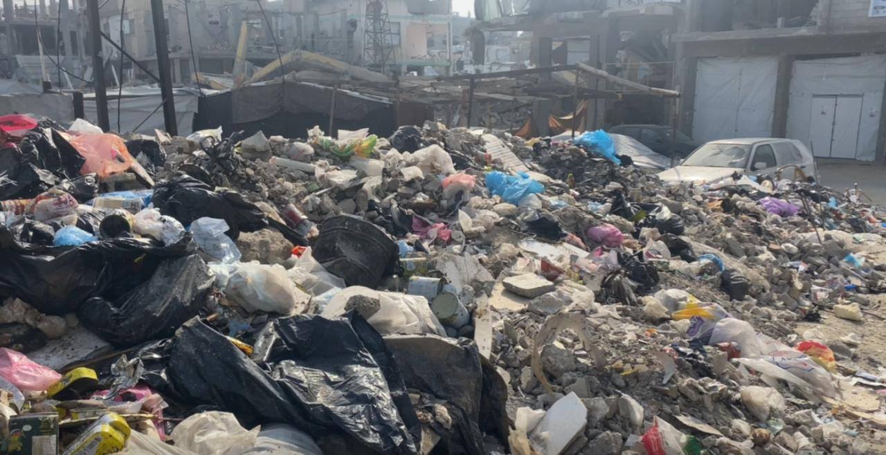 انتشار وتراكم النفايات يُنذر بكارثة صحية وبيئية