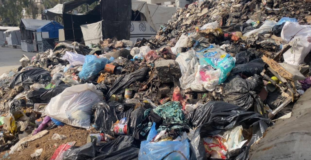انتشار وتراكم النفايات يُنذر بكارثة صحية وبيئية