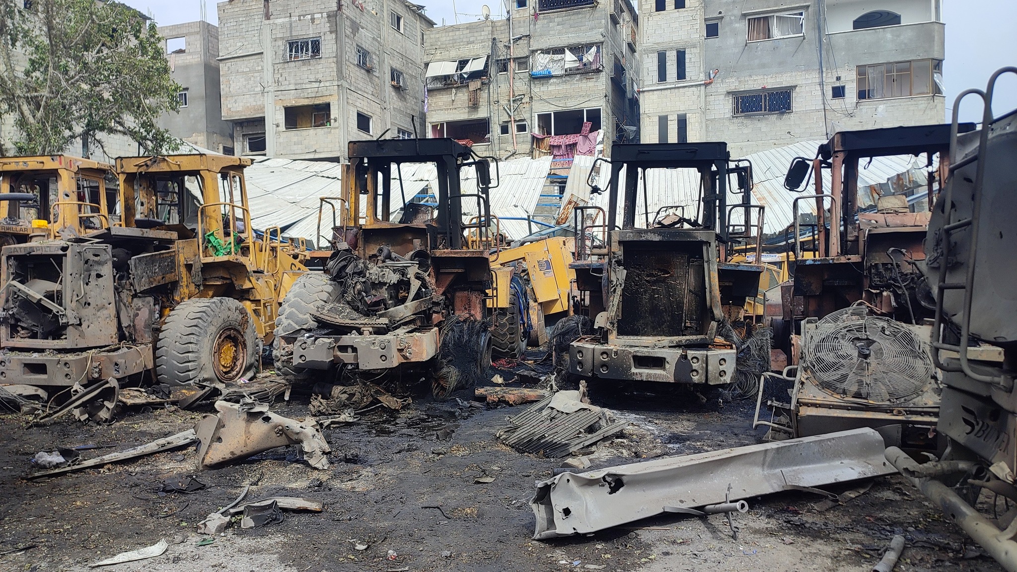 استهداف كراج البلدية عمدًا