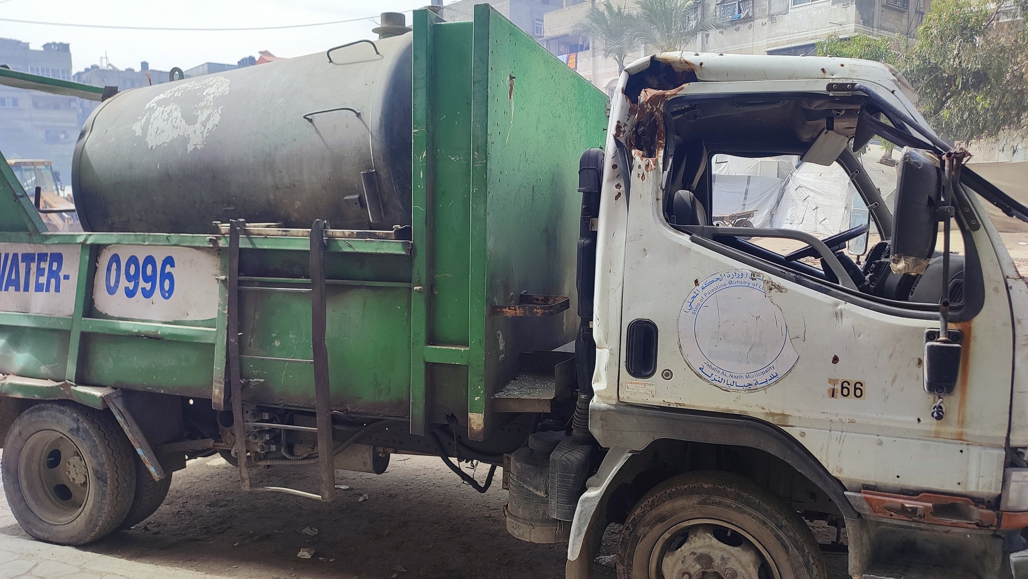 استهداف كراج البلدية عمدًا