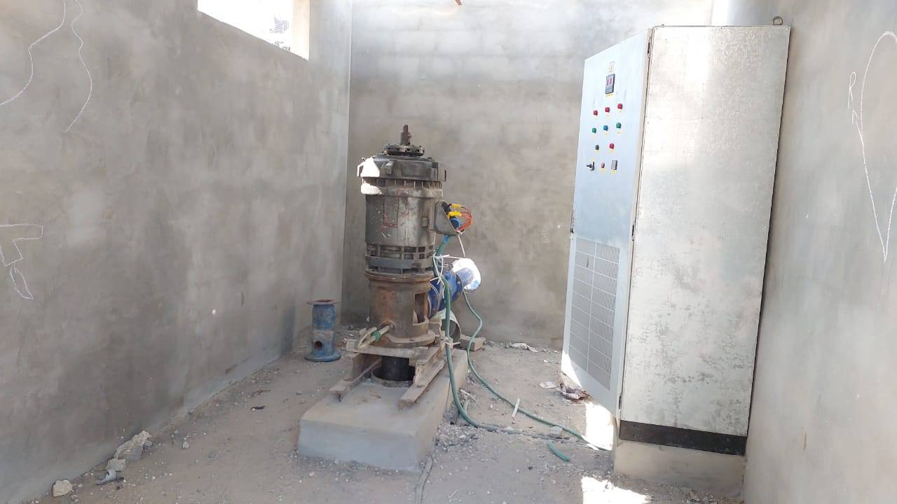 طواقم بلدية جباليا النزلة تنجح في إنشاء وتشغيل بئر وغاطسَي مياه 