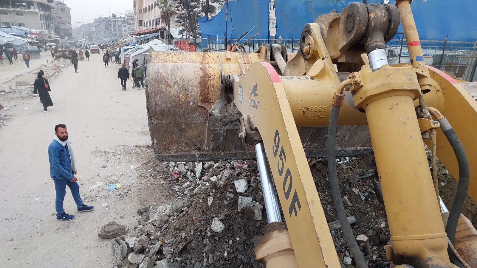 فتح وإزالة الركام من شارع الصفطاوي وحي البشرى