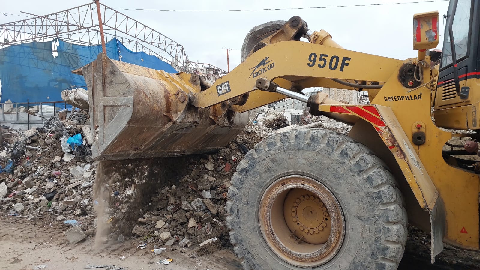 فتح وإزالة الركام من شارع الصفطاوي وحي البشرى