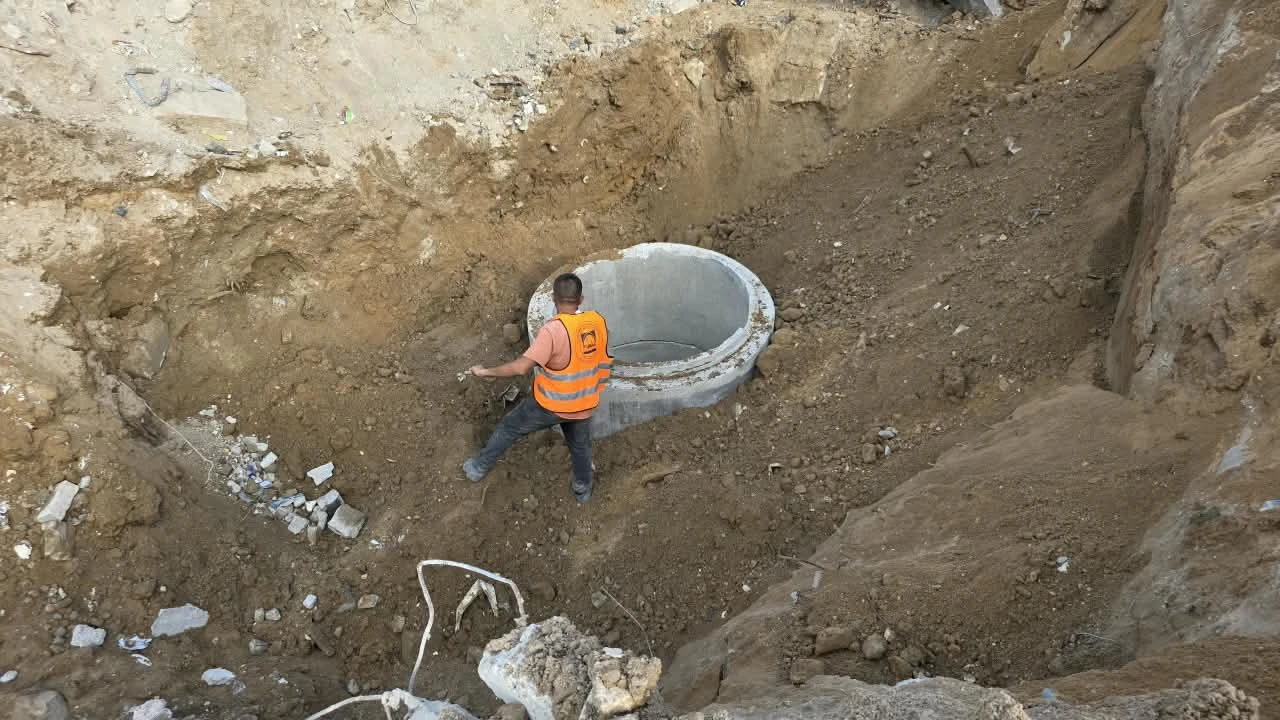 كشف وصيانة خط الصرف الصحي الرئيسي في الغباري