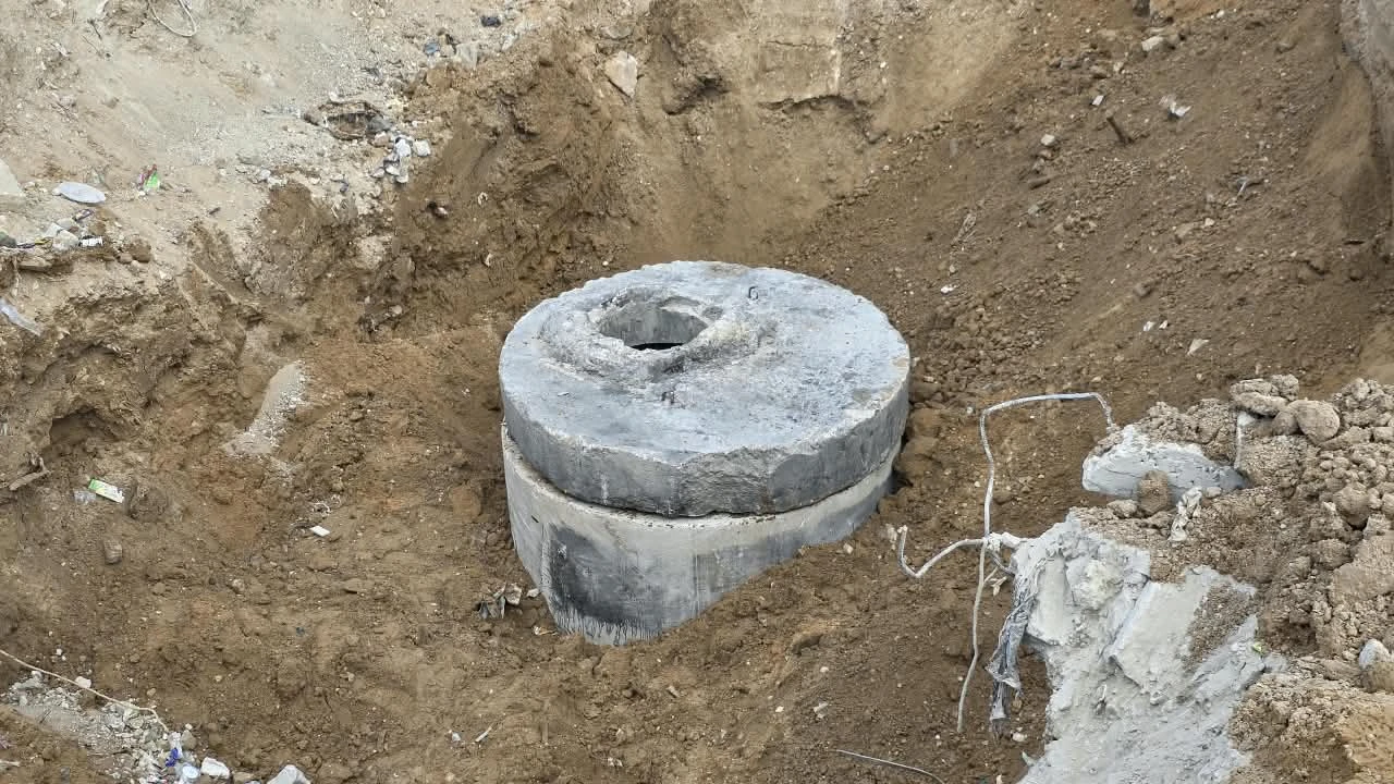كشف وصيانة خط الصرف الصحي الرئيسي في الغباري